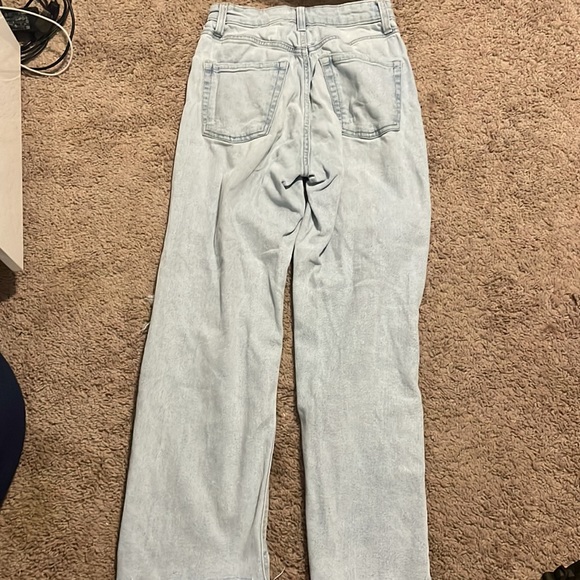 Straight leg ripped jeans - Picture 3 of 3